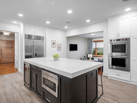 2nd image of 10 Wildwood Road