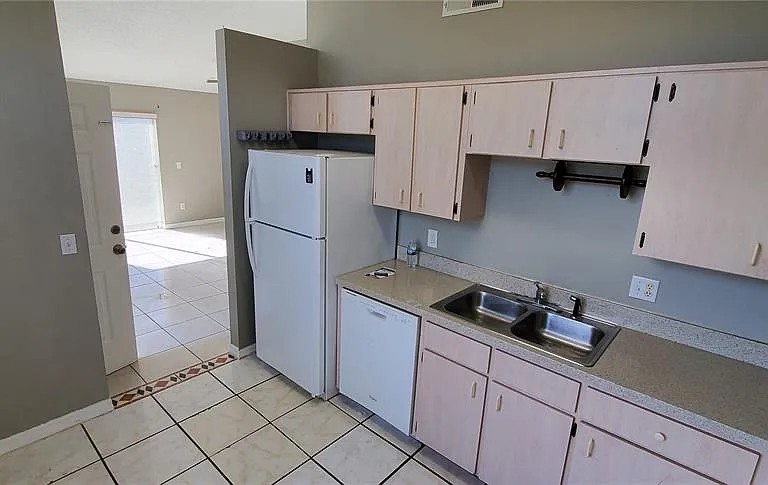 2370 Harbor Town Dr — Photo 13