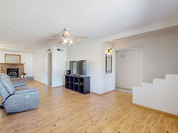5th image of 12724 San Juan Ave NE