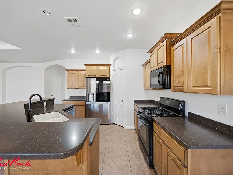 3304 W Palomar — Photo 11