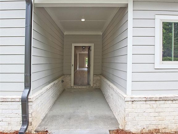 3rd image of 24 Dawson Pointe Pkwy