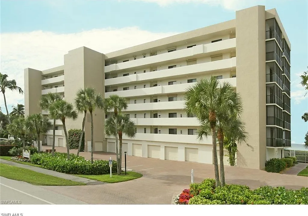 2 bed, 2.0 bath, 1315 sqft, $16,000 — Photo 2