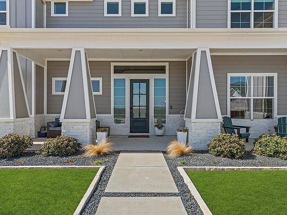 4th image of 711 Lexington Ln