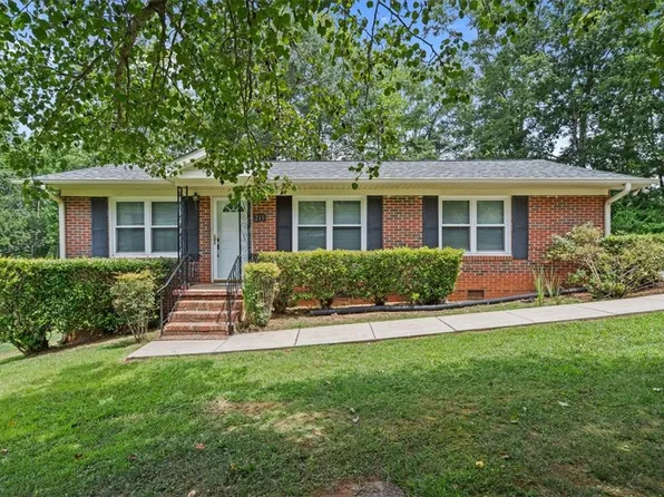215 Thomas Heights Cir, Seneca, SC 29678