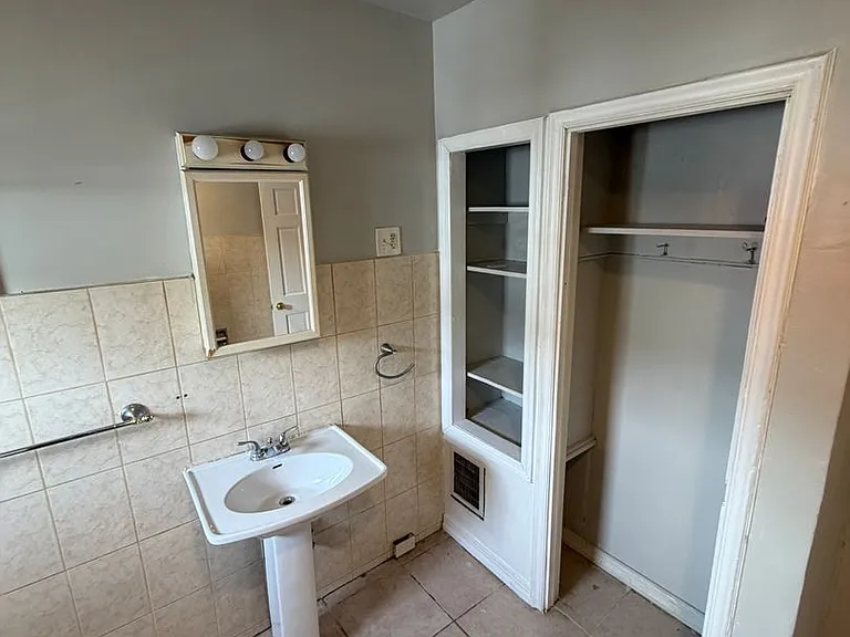 605 Eisenbrown St — Photo 17