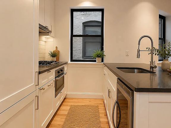 2nd image of 266 Elizabeth St APT 4