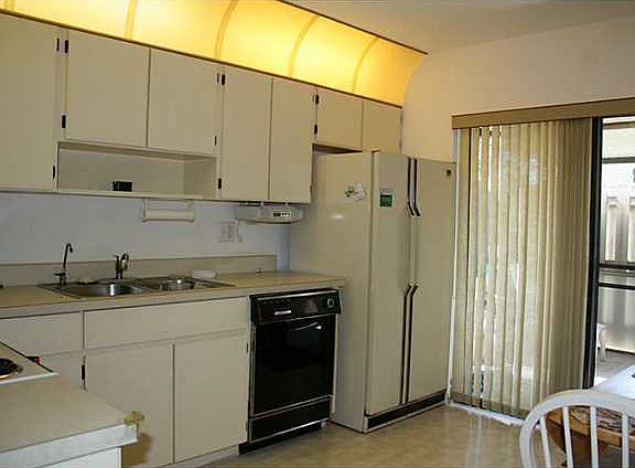 4th image of 8195 SE Villa Way #2722