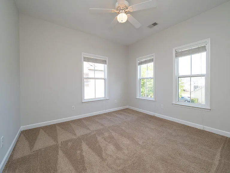 3040 Treadwell St — Photo 38