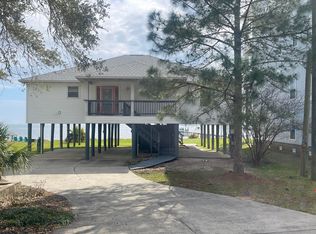 5259 Soundside Dr, Gulf Breeze, FL 32563