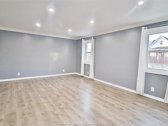 5th image of 1455 York St