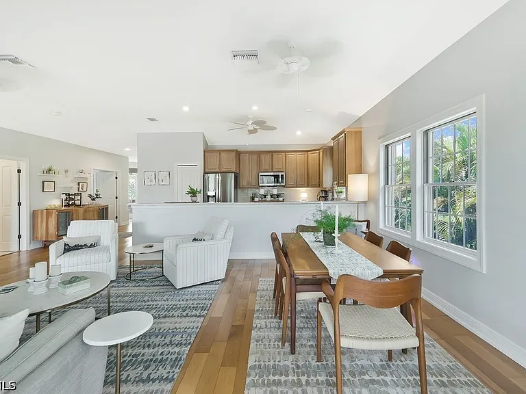 2130 Sunset Cir — Photo 11