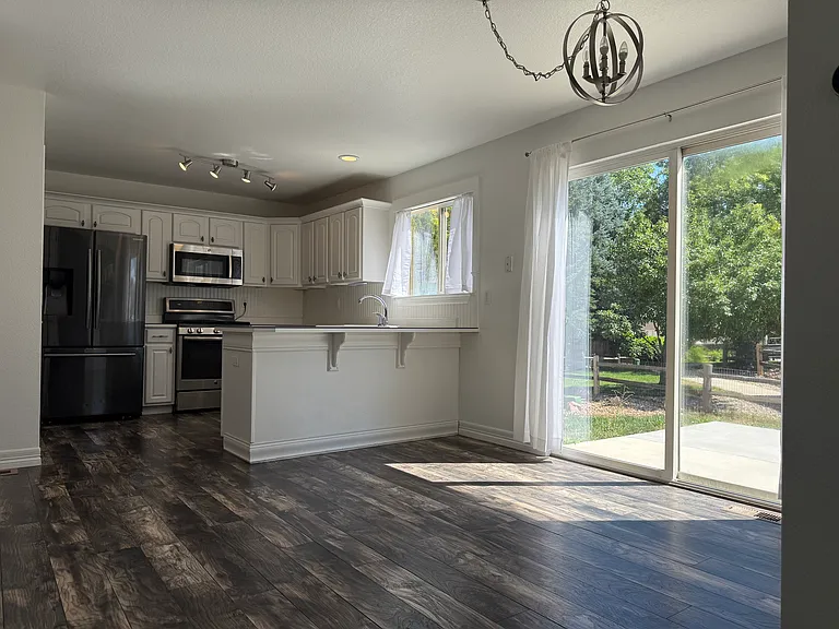 1327 Wilkerson Way — Photo 6