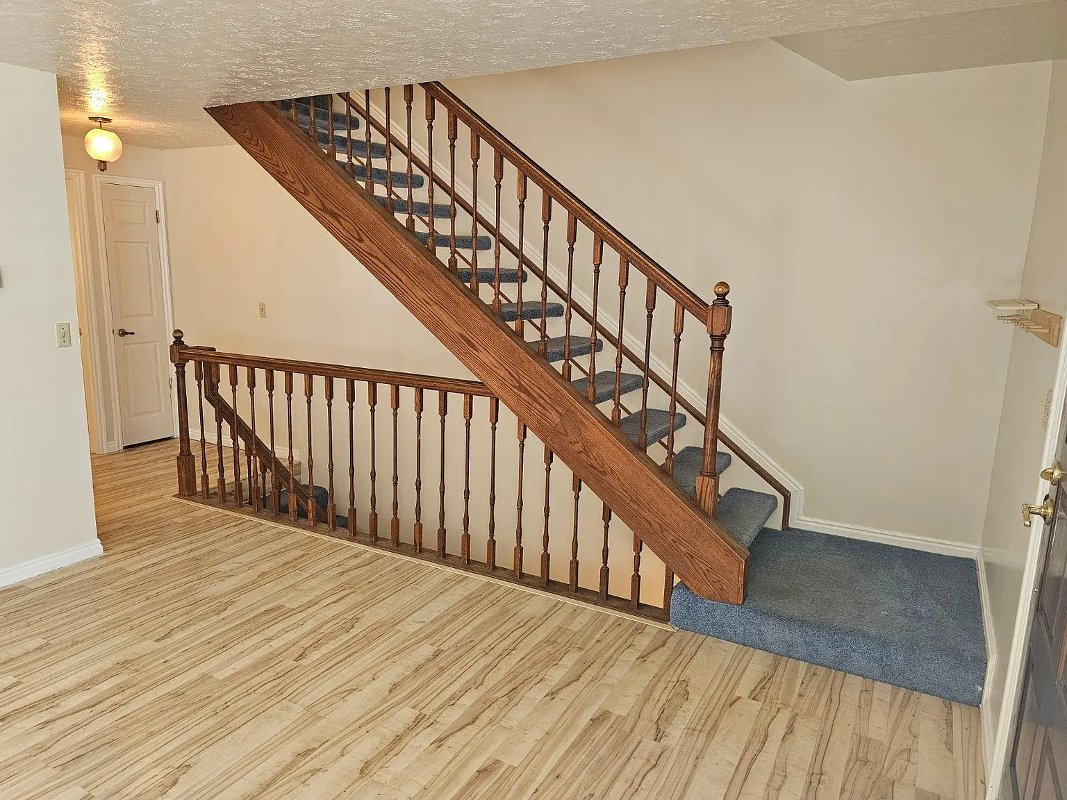 3 bed, 1800 sqft, $2,295 — Photo 3