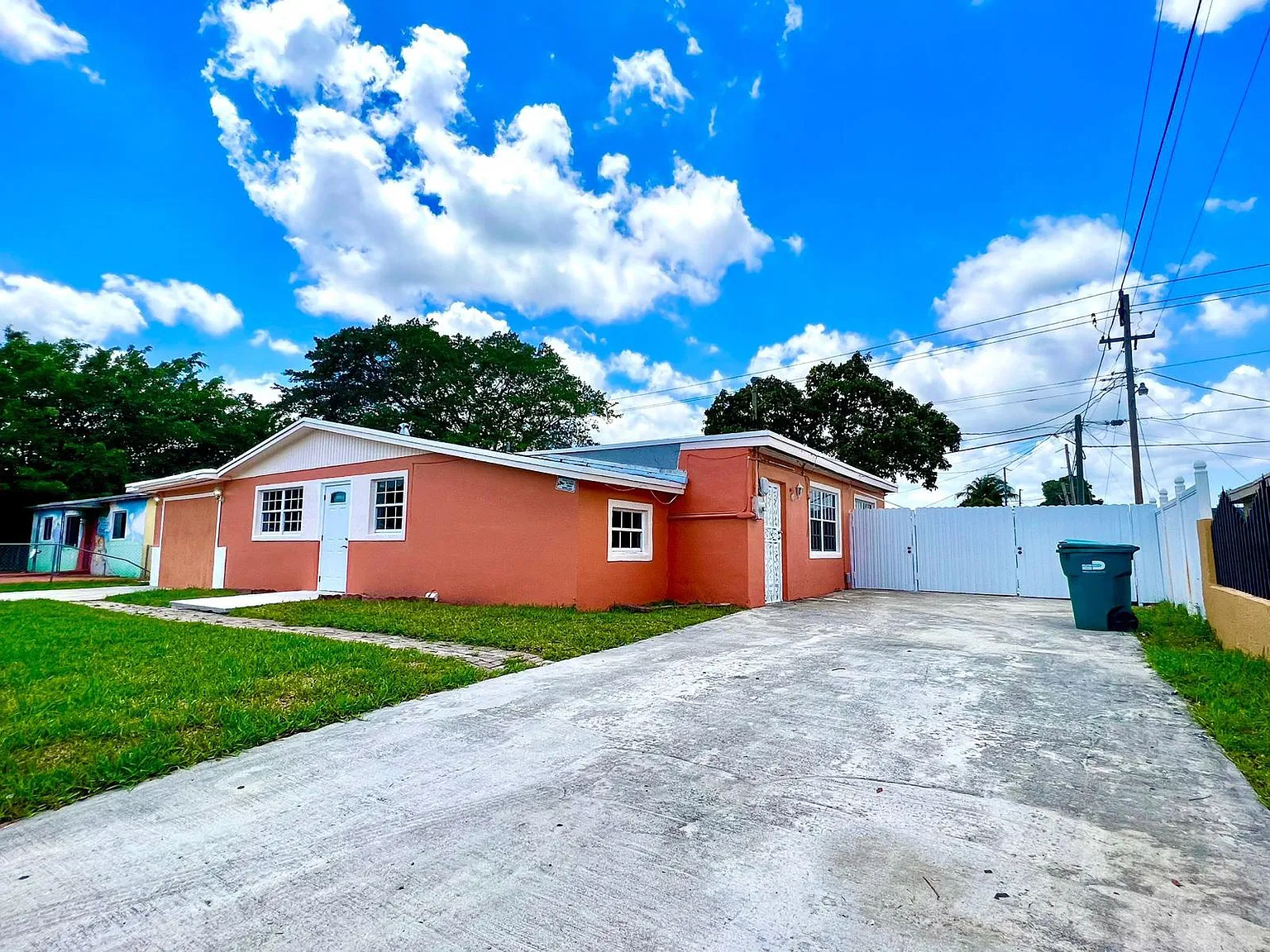 NW 34th Ave, Miami Gardens — Photo 2