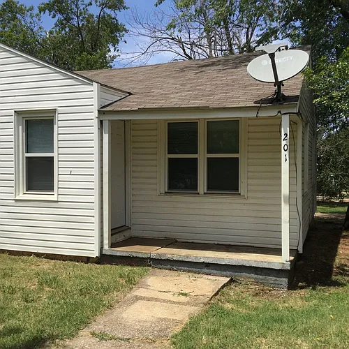 201 W Fairchild Dr Photo 1