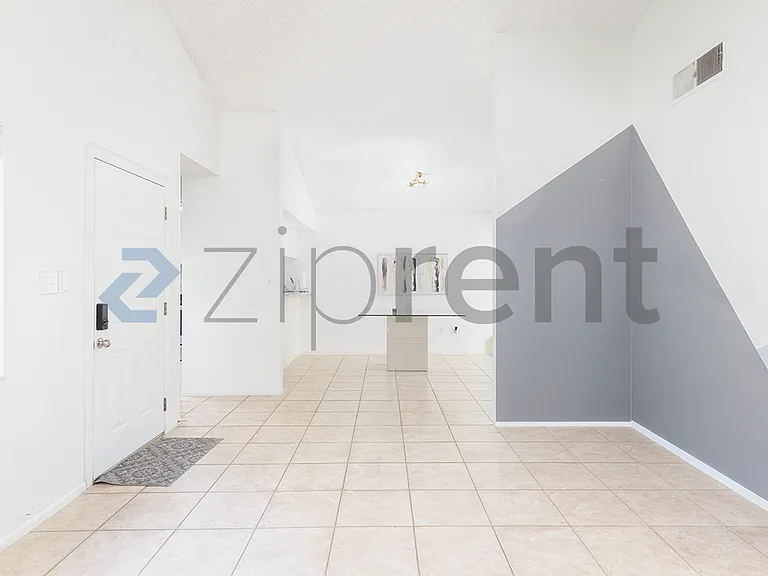 938 Saint Croix Ct — Photo 4