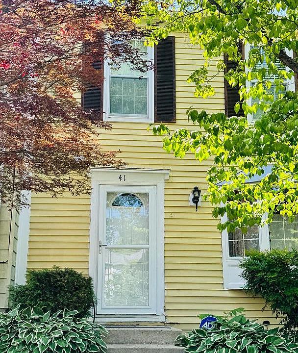 1st image of 41 Shady Spring Pl