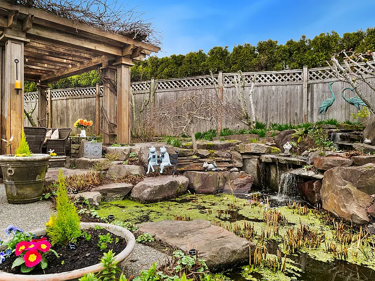 9676 Evergreen Dr NE — Photo 36