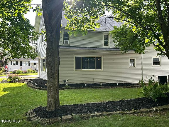 2nd image of 512 W South St