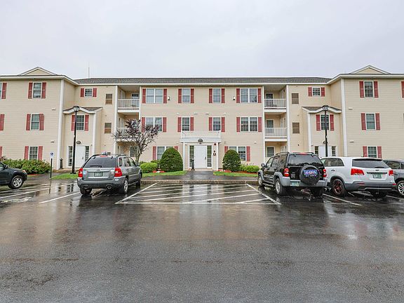 2nd image of 18 Crestview Circle #201