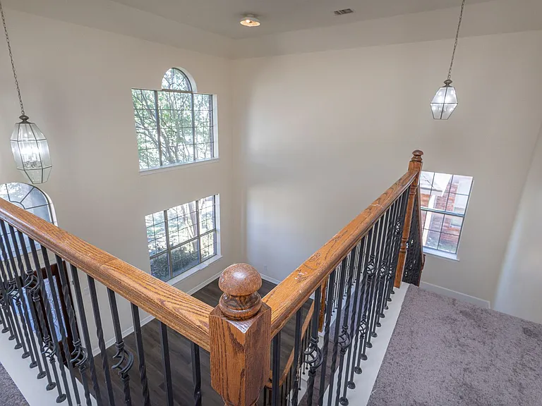 2905 Preston Ln — Photo 16