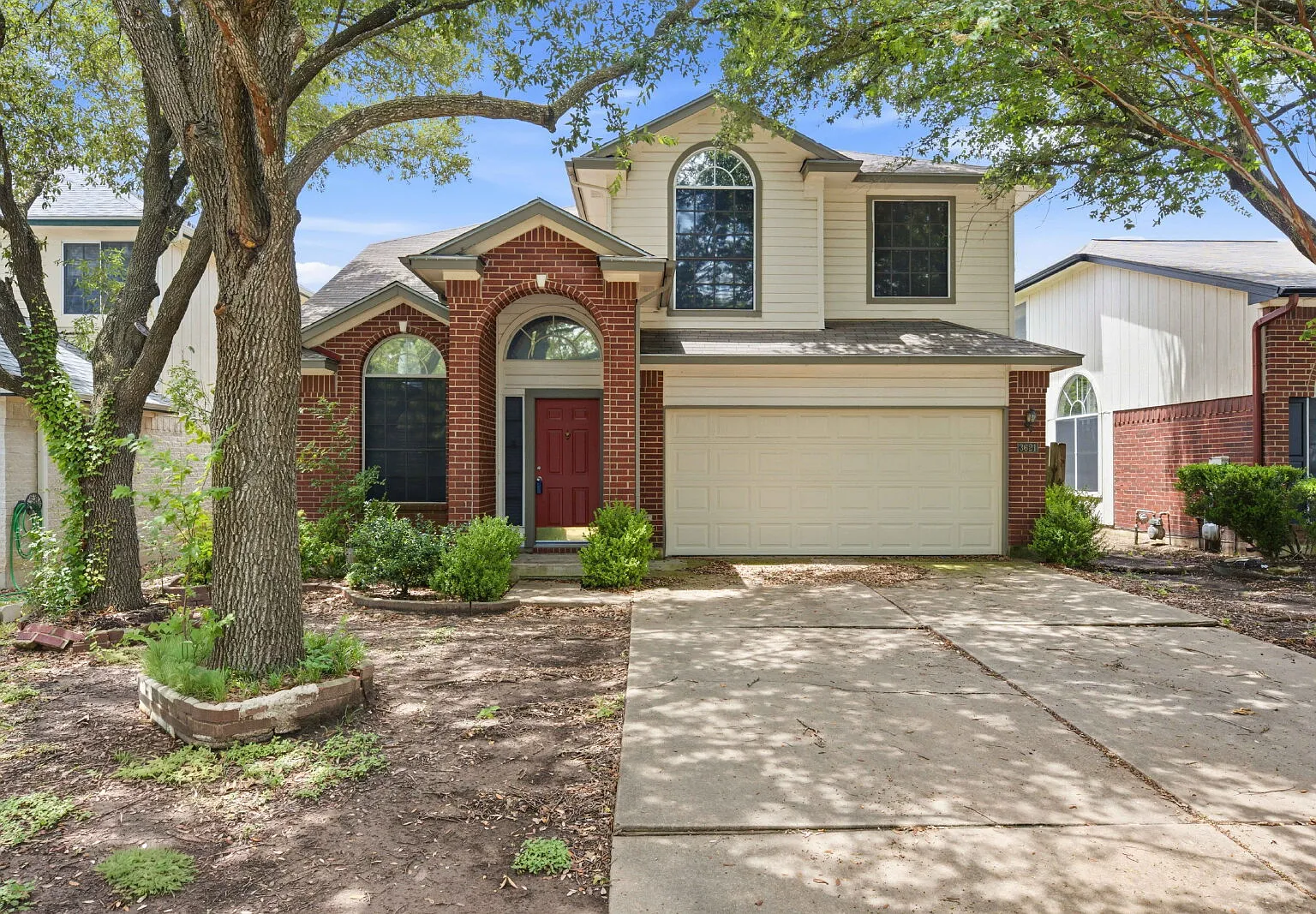 4 bed, 3.0 bath, 2045 sqft, $2,249 — Photo 1