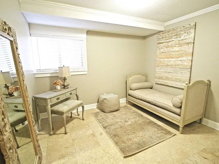 Plaza 44 Apartments — Photo 29