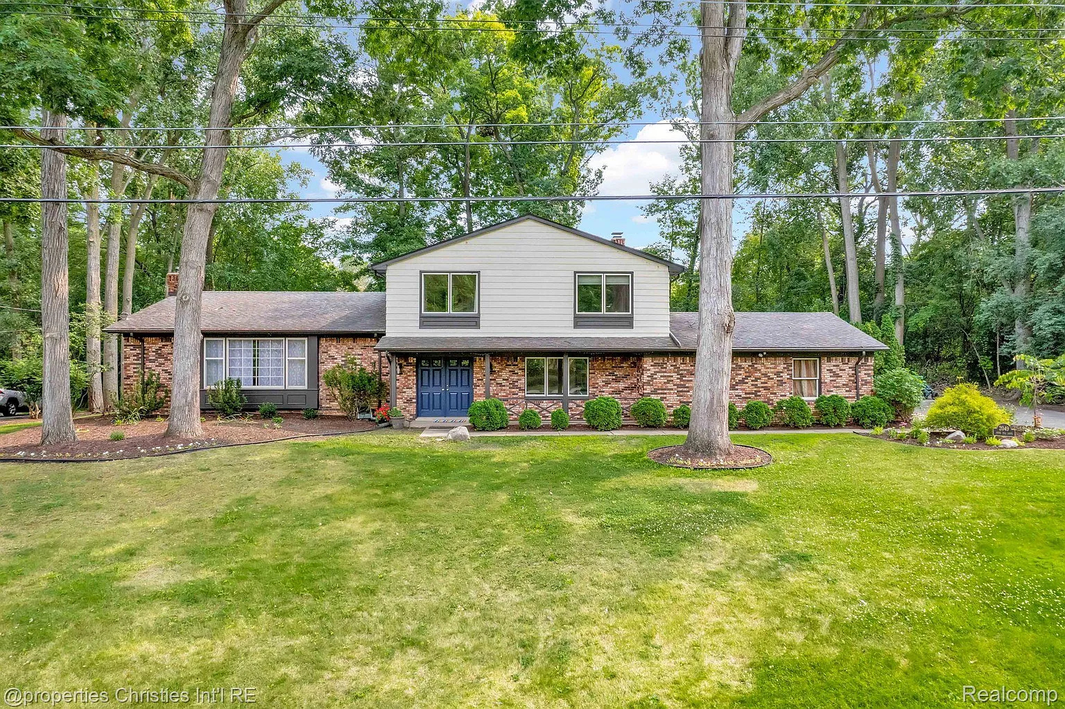 2049 Shore Hill Dr photo 1