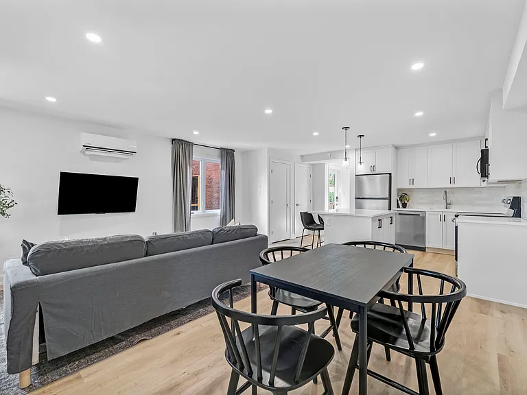 887 Somerset St W — Photo 13