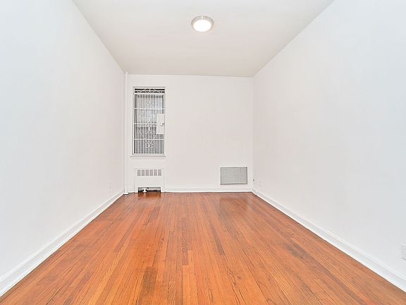 2nd image of 400 W 45th St APT 3A