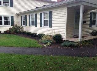 10 Acorn Dr, Rochester, NY 14625