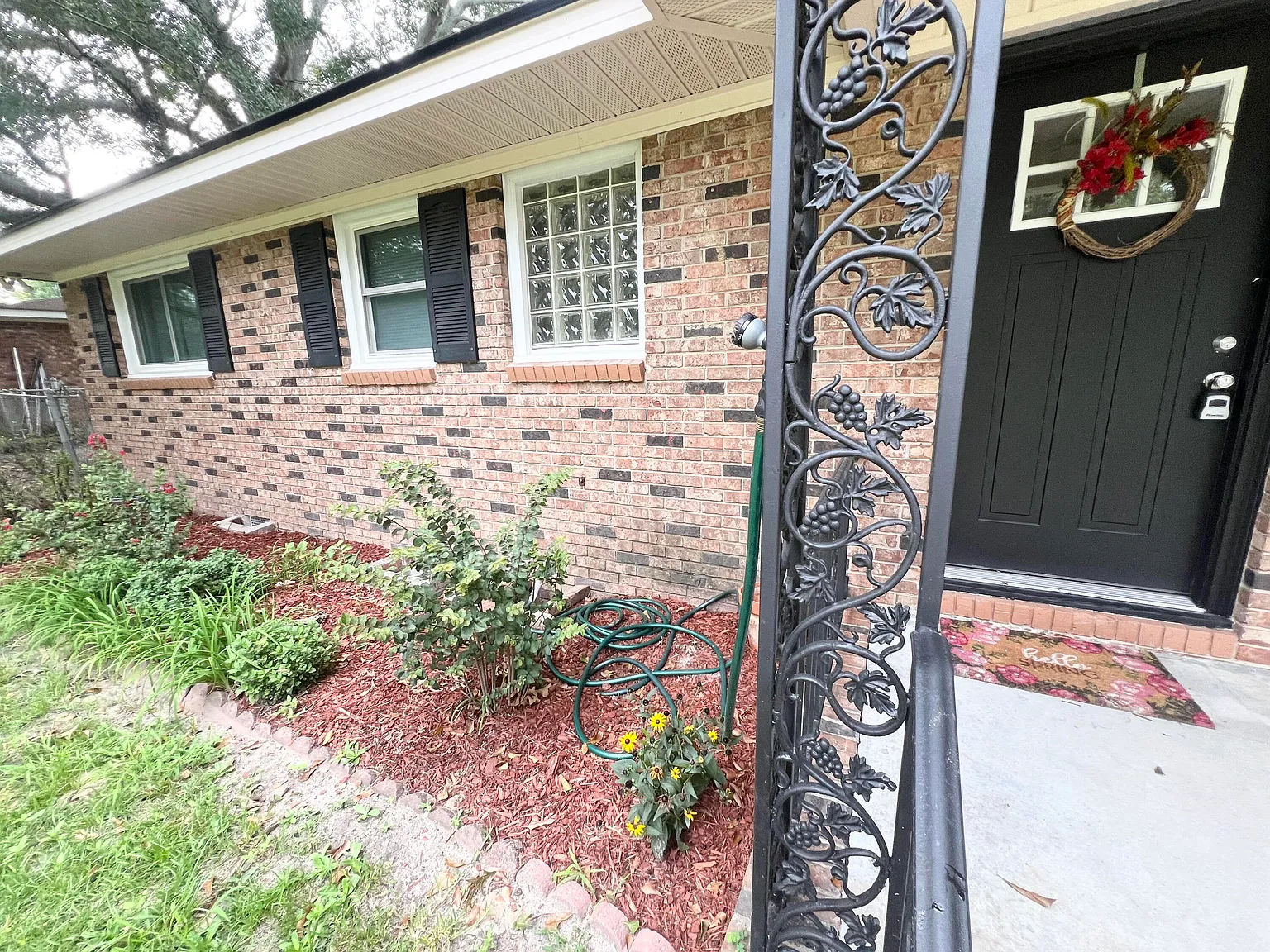 3 bed, 2.0 bath, 1900 sqft, $2,500 — Photo 3