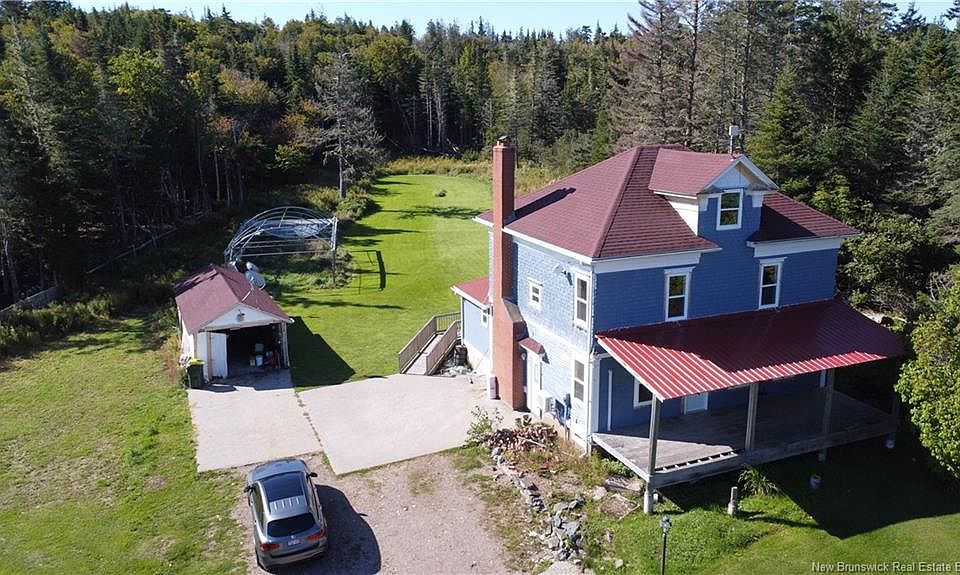 1st image of 30 Dipper Harbour Rd