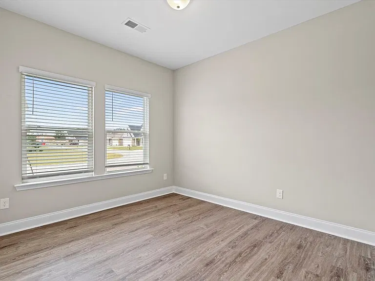 1466 Summergate Dr — Photo 7