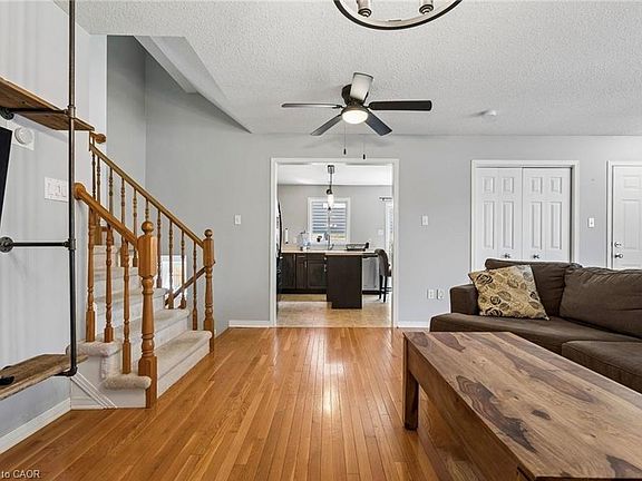 4th image of 56 Golden Acres Dr