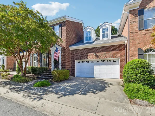 9363 Bonnie Briar Cir, Charlotte, NC 28277