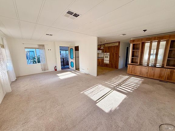 4th image of 184 Mosscreek Court