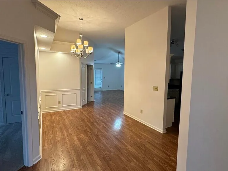 2860 Mahala Ln — Photo 3