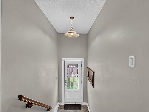 5th image of 458 Newfoundland Drive