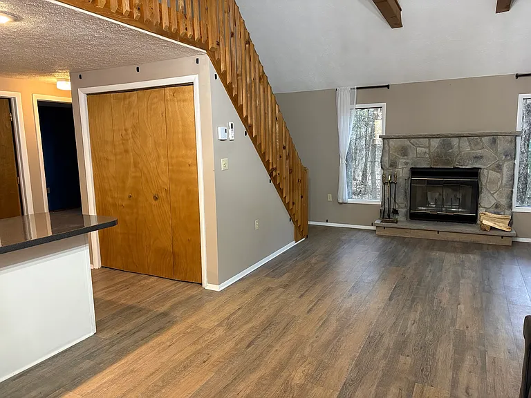 17 Joseph Ln — Photo 6