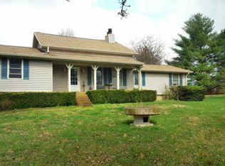 217 S Palmers Chapel Rd, Cottontown, TN 37048