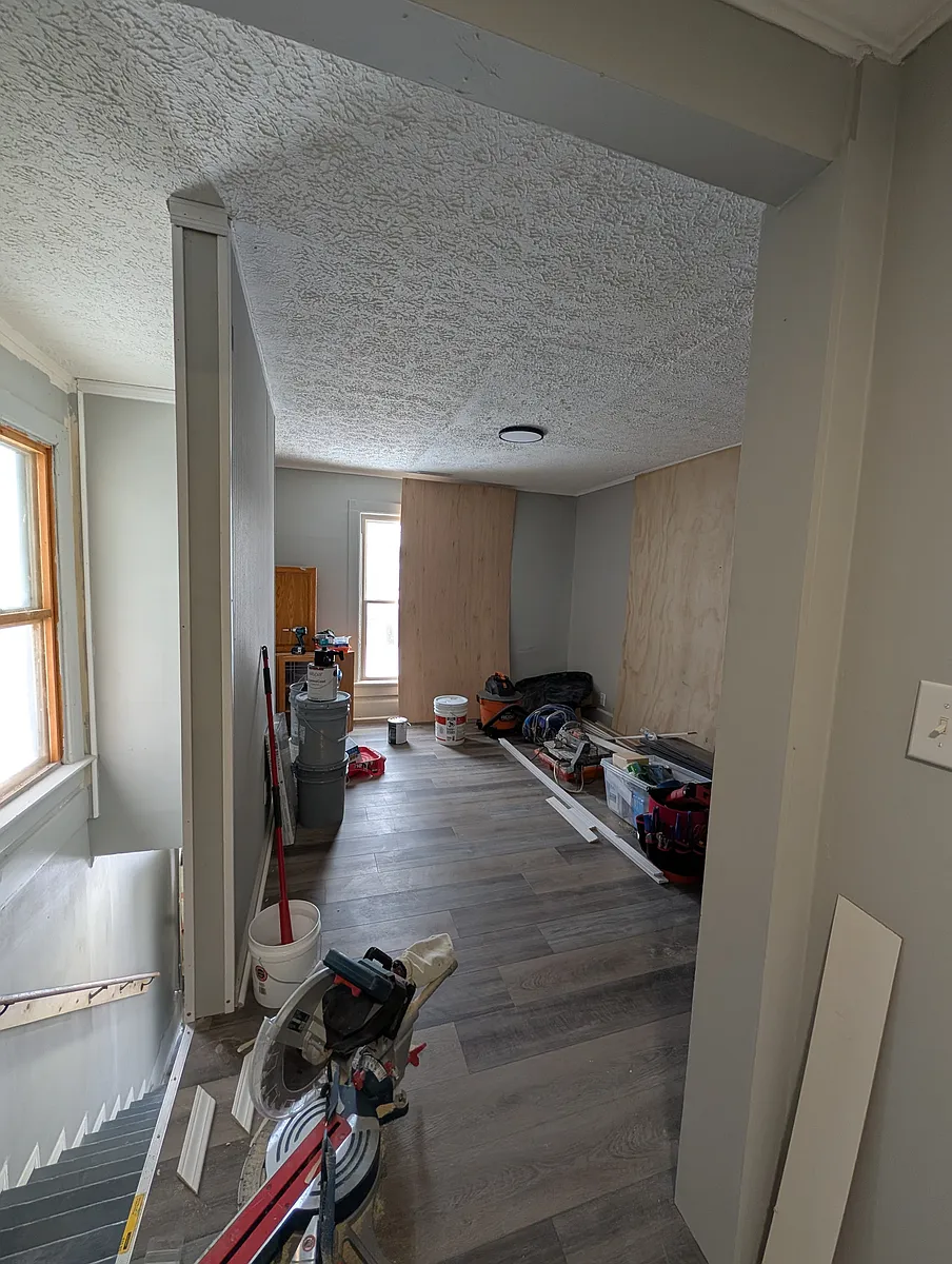 Building Photo - 297 1/2 Windsor St #1/2