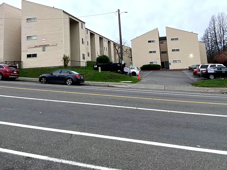 1 Bedroom Apartments In Downtown Tacoma! — Photo 5