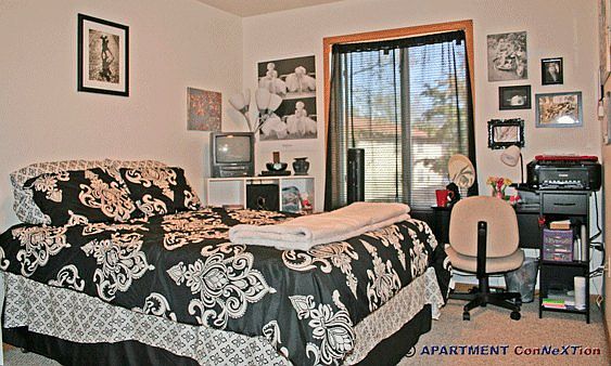 2nd image of 920 7th St S APT 2