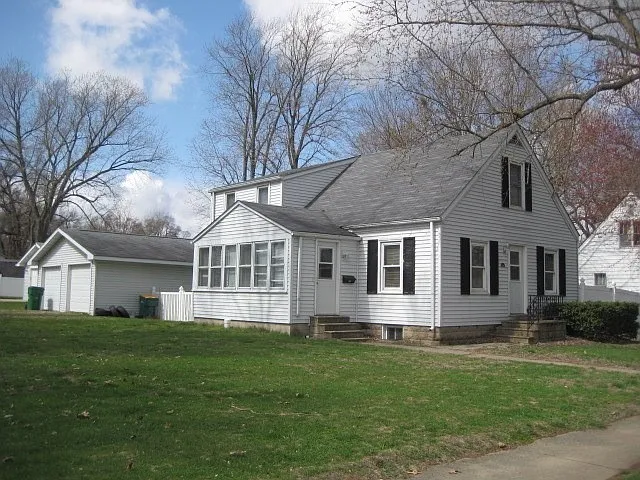 316 Shakespeare St photo 1