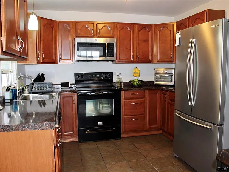 5834 Albany Post Rd — Photo 2