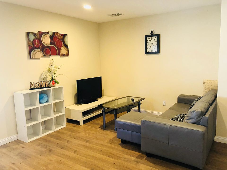 1st image of 9671 Broadway #B