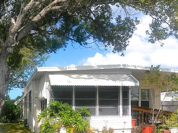 3rd image of 7829 Parkway Blvd