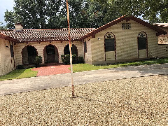 3rd image of 101 Kingswood Cir