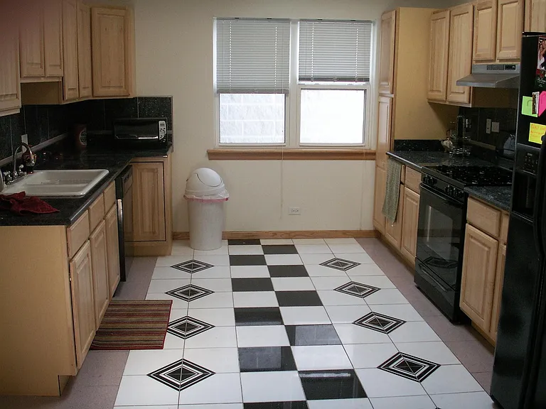 2836 N Damen Ave #3 — Photo 6